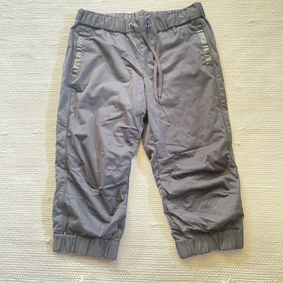 Uniqlo Women's Gray Hiking Outdoor Active Capri Pant Size S - Picture 1 of 10